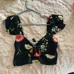 super cute floral crop top